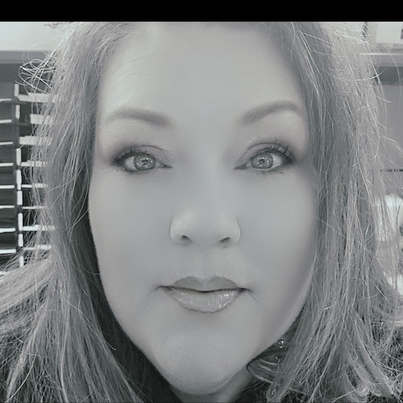 Meet your Posher, Sheri - Picture 1 of 1